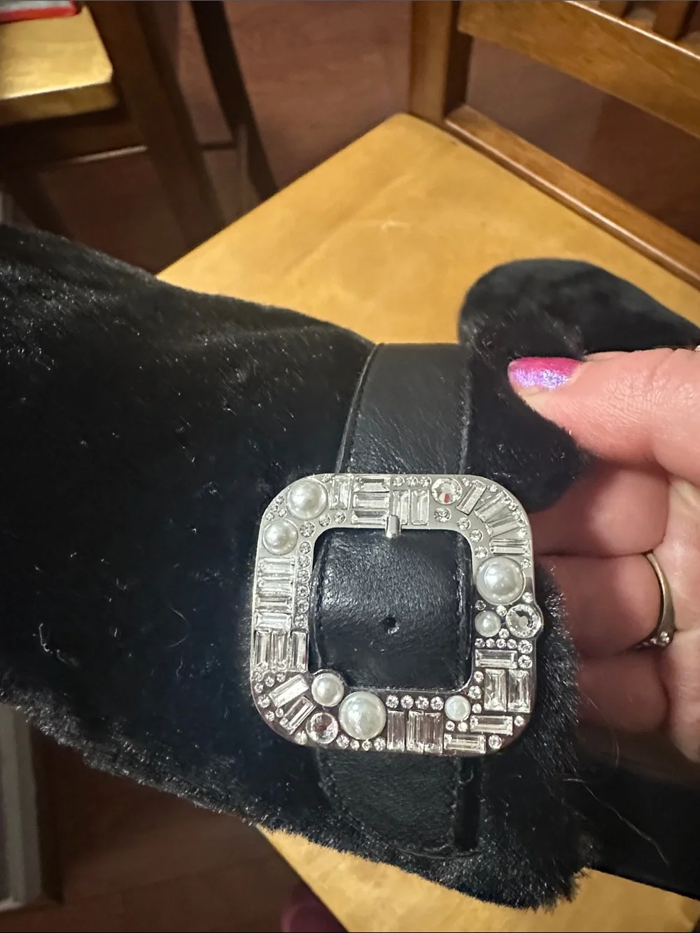 kate spade Black Faux-Fur Slide Mules with Jeweled Buckle Accent Sise 7.5